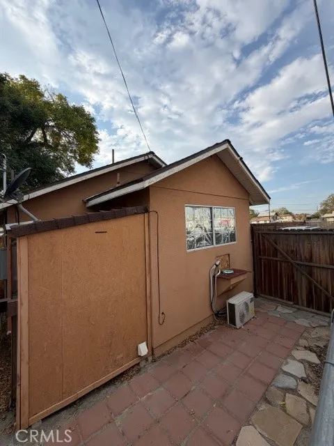 121 Roberts Bakersfield, CA 93308