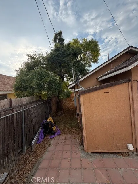 121 Roberts Bakersfield, CA 93308