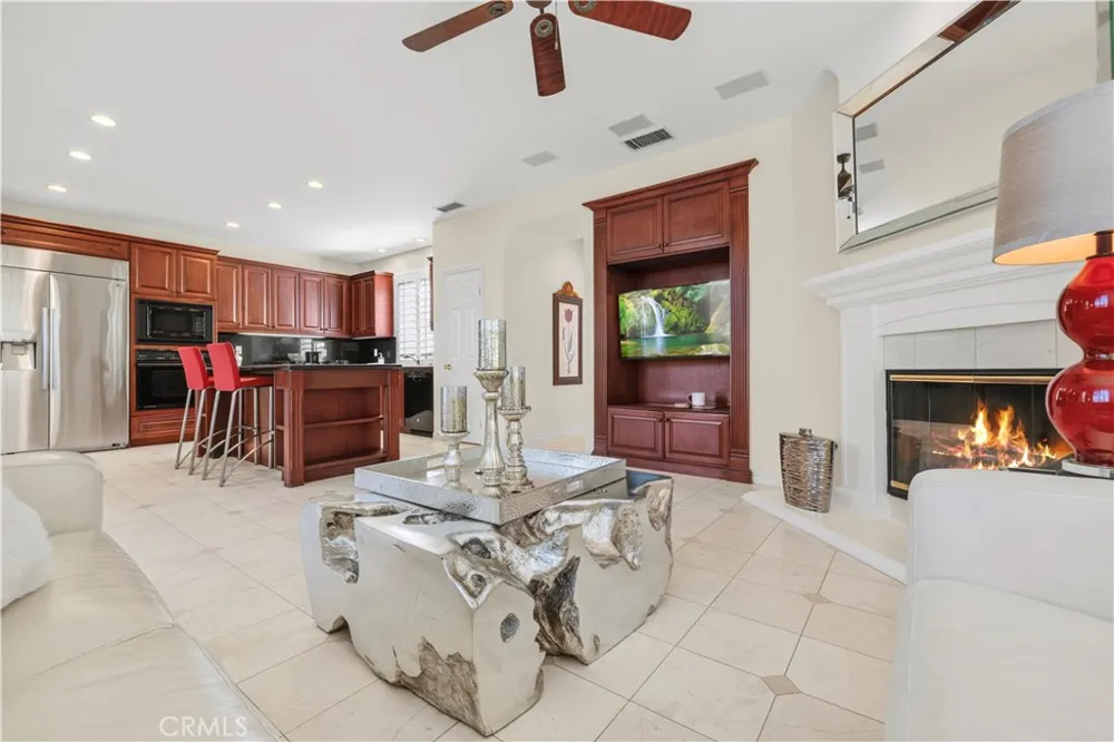 26839 Augusta Valencia, CA 91355