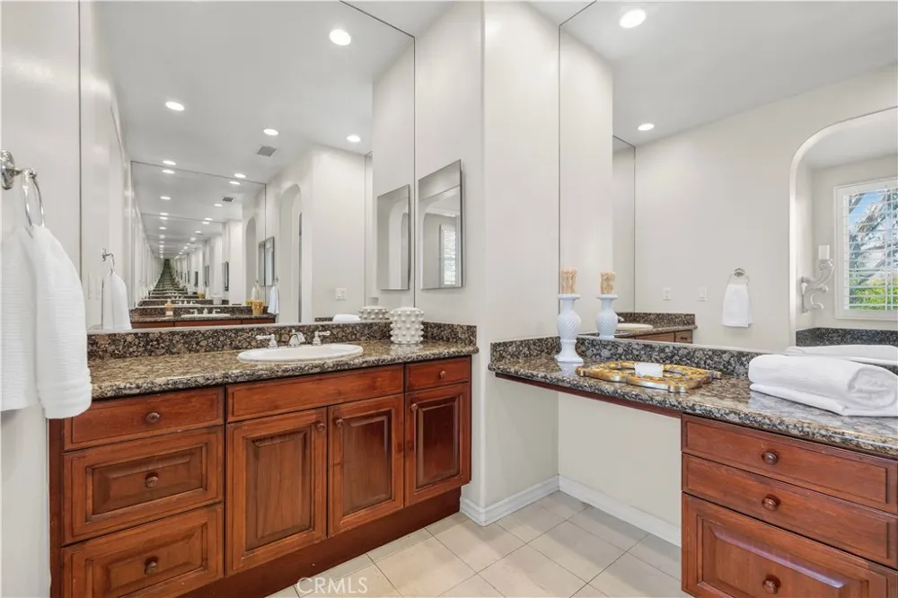26839 Augusta Valencia, CA 91355