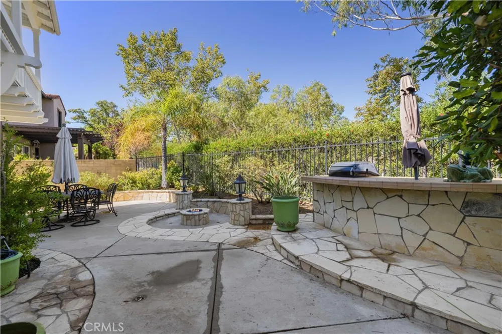 26839 Augusta Valencia, CA 91355