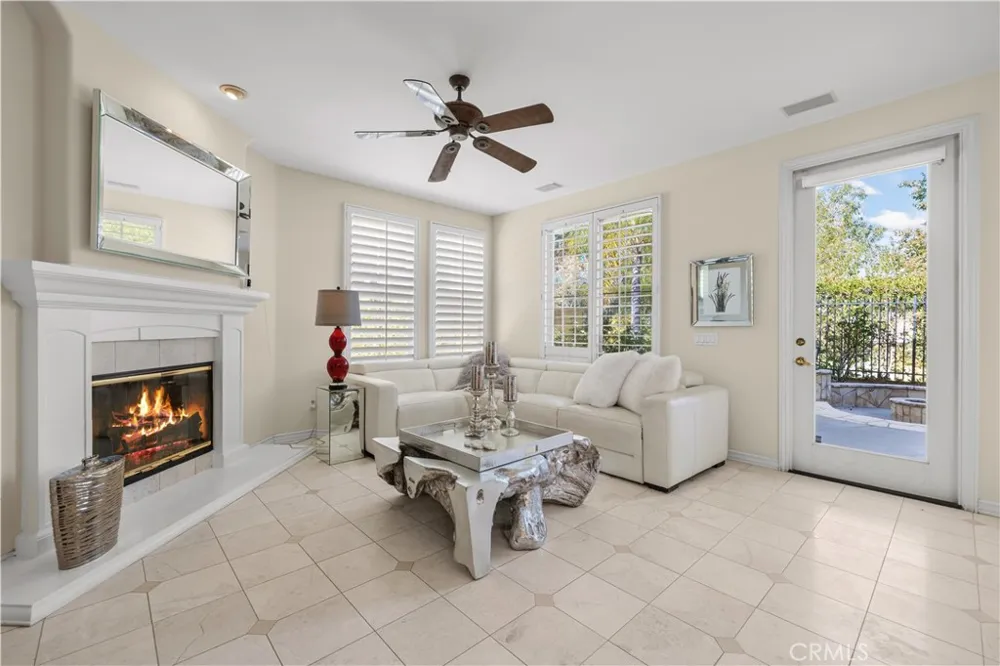 26839 Augusta Valencia, CA 91355