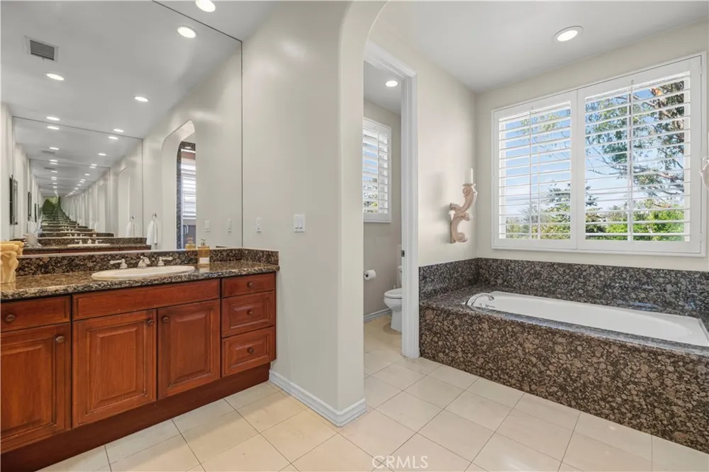 26839 Augusta Valencia, CA 91355