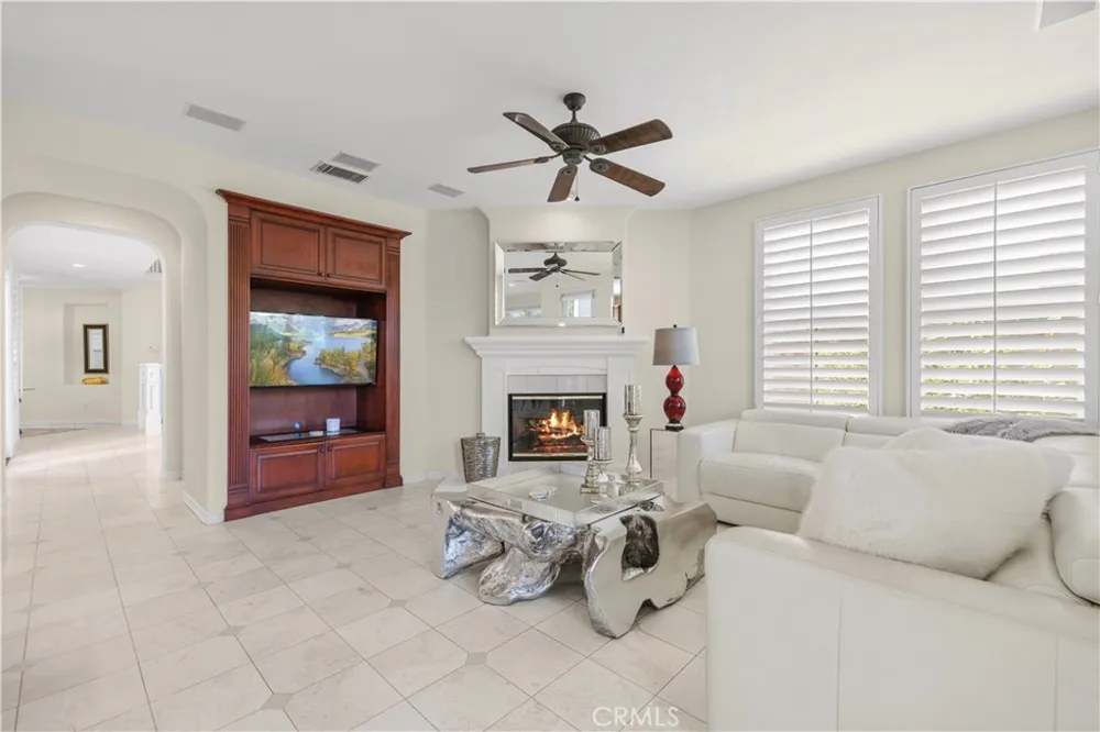 26839 Augusta Valencia, CA 91355