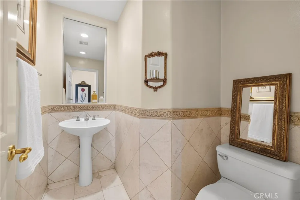 26839 Augusta Valencia, CA 91355