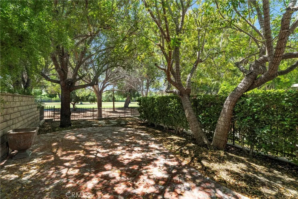 26803 Matisse Valencia, CA 91355