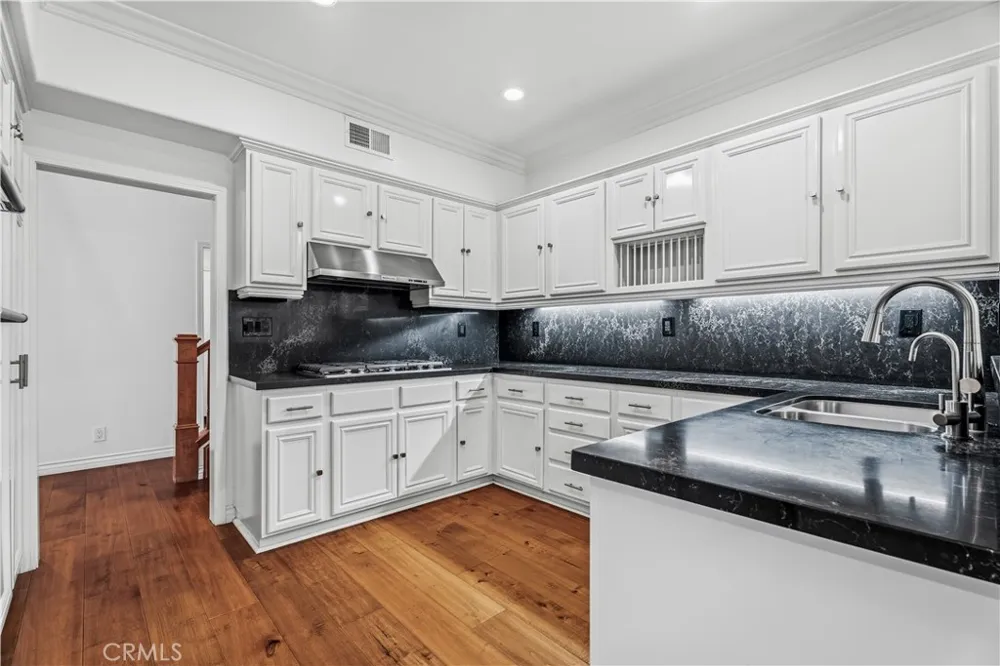 26803 Matisse Valencia, CA 91355