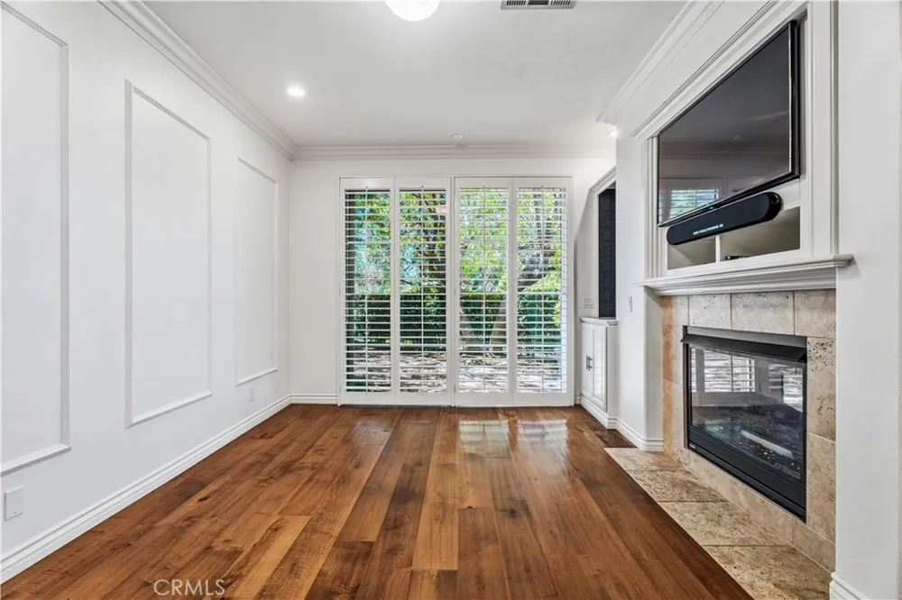 26803 Matisse Valencia, CA 91355