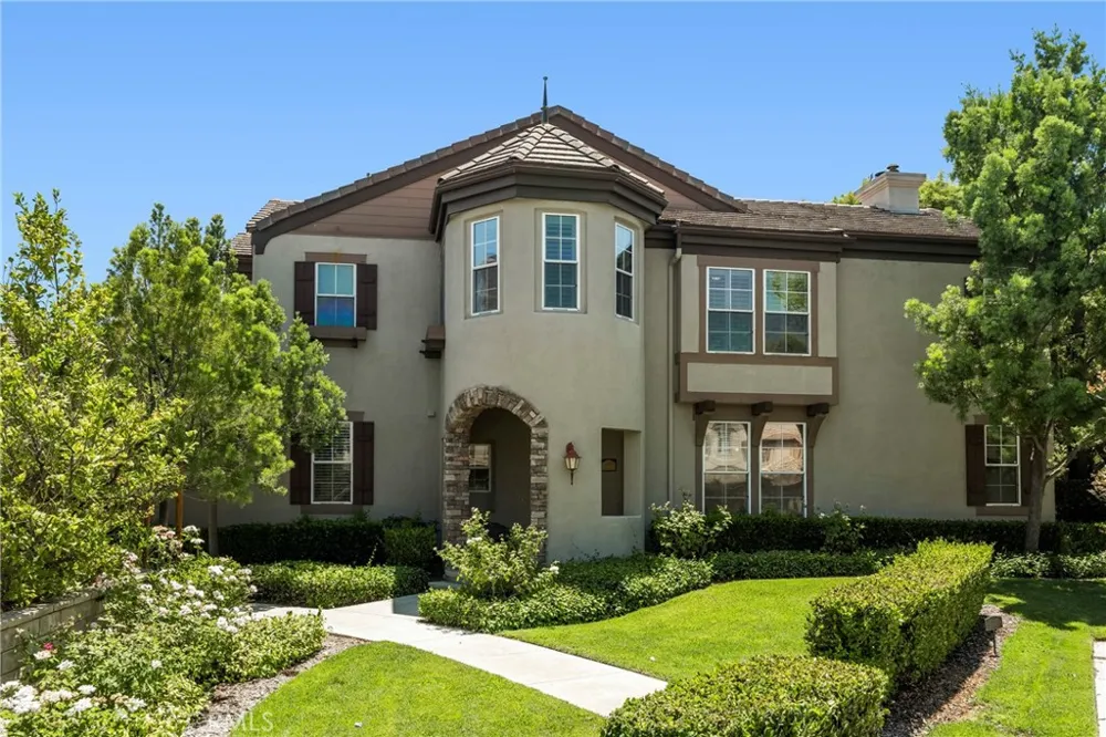 26803 Matisse Valencia, CA 91355