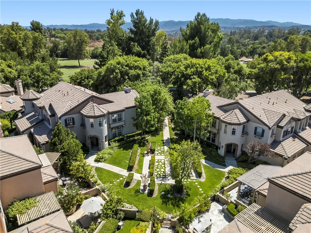 26803 Matisse Valencia, CA 91355