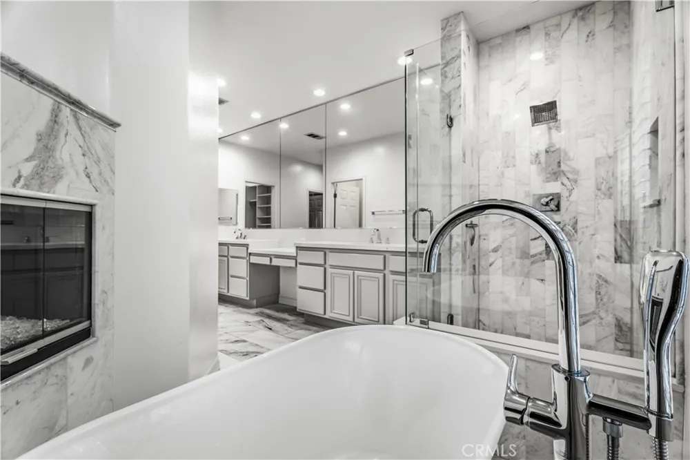 26803 Matisse Valencia, CA 91355