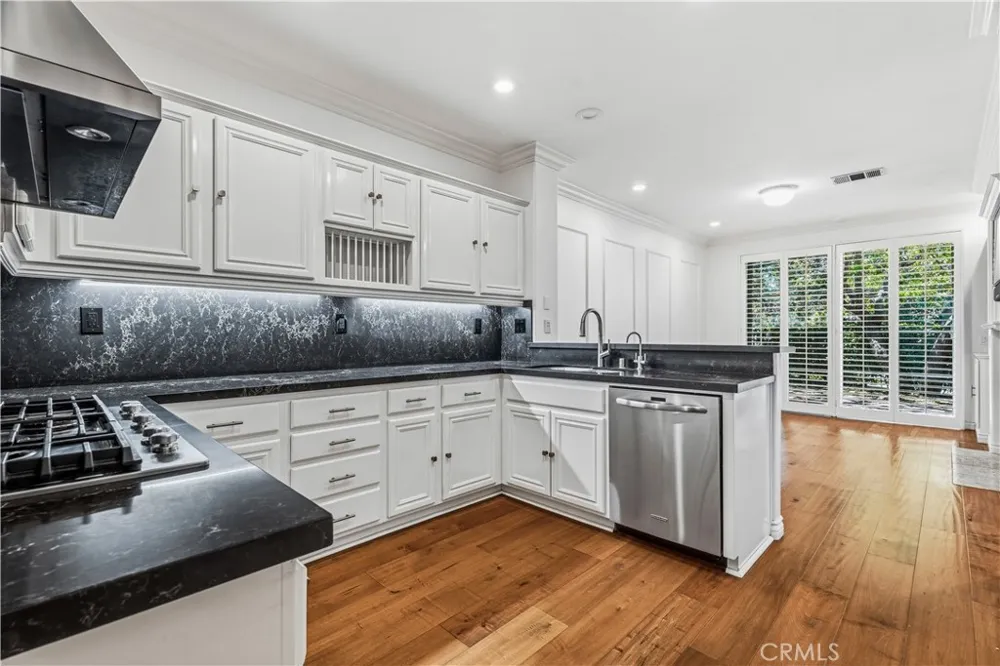 26803 Matisse Valencia, CA 91355