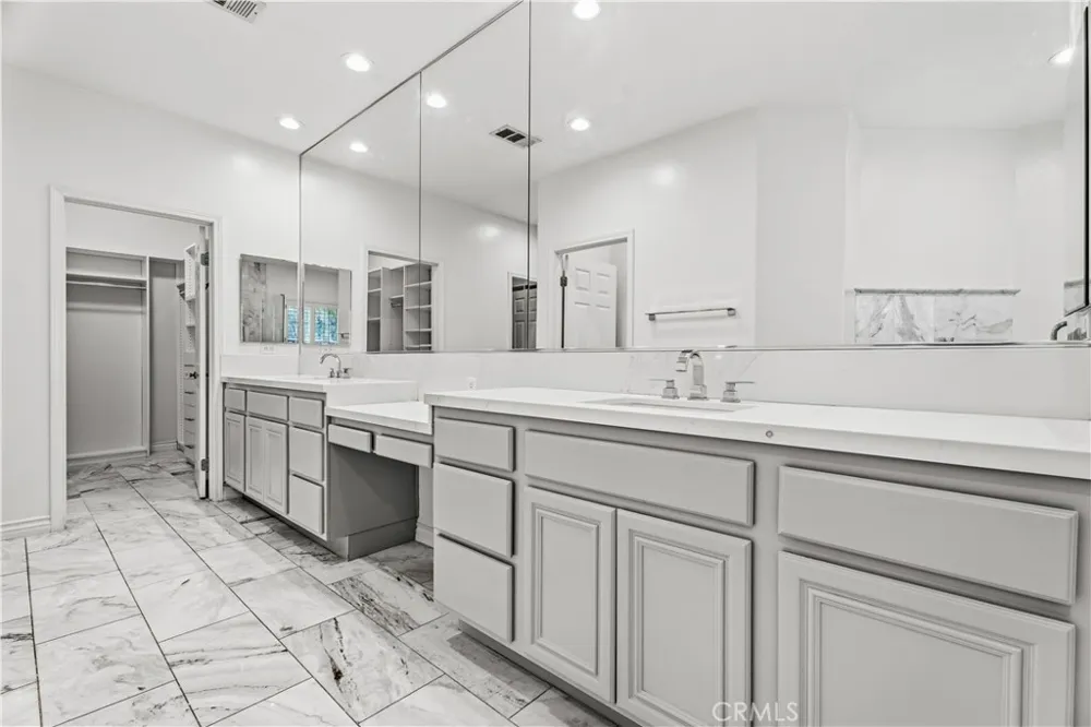 26803 Matisse Valencia, CA 91355