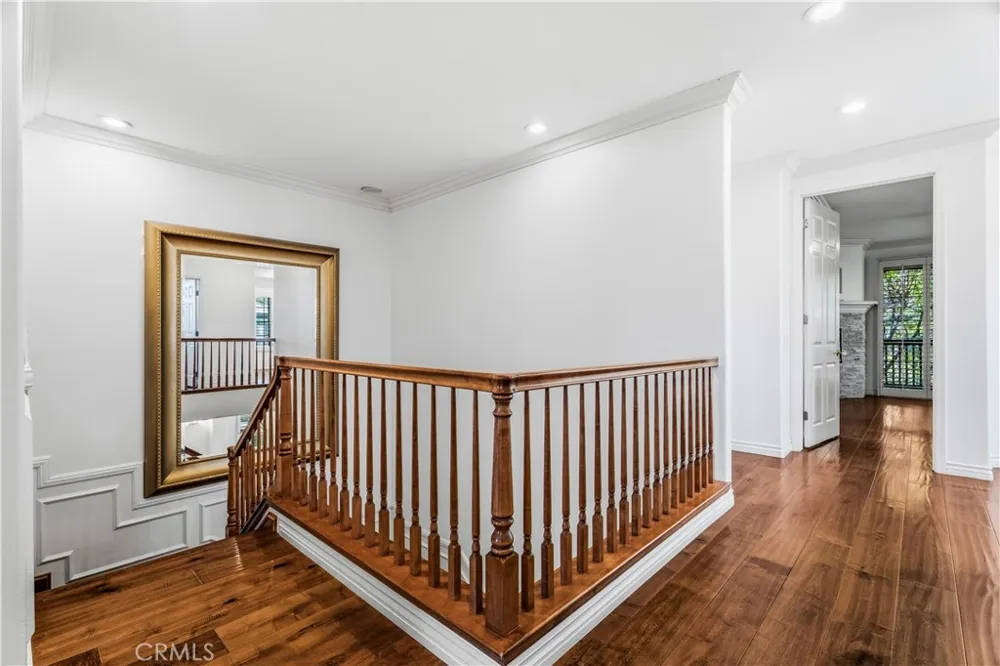 26803 Matisse Valencia, CA 91355