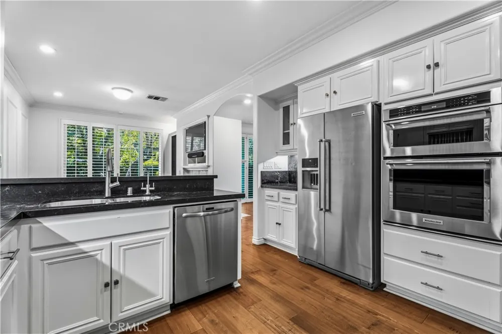 26803 Matisse Valencia, CA 91355