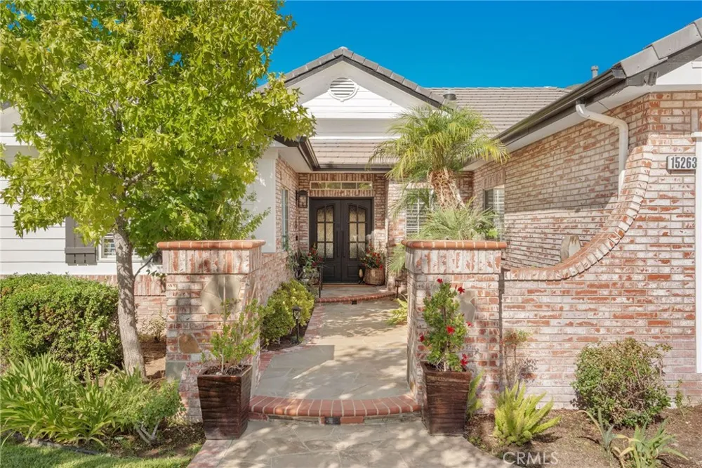 15263 Saddleback Road Canyon Country, CA 91387