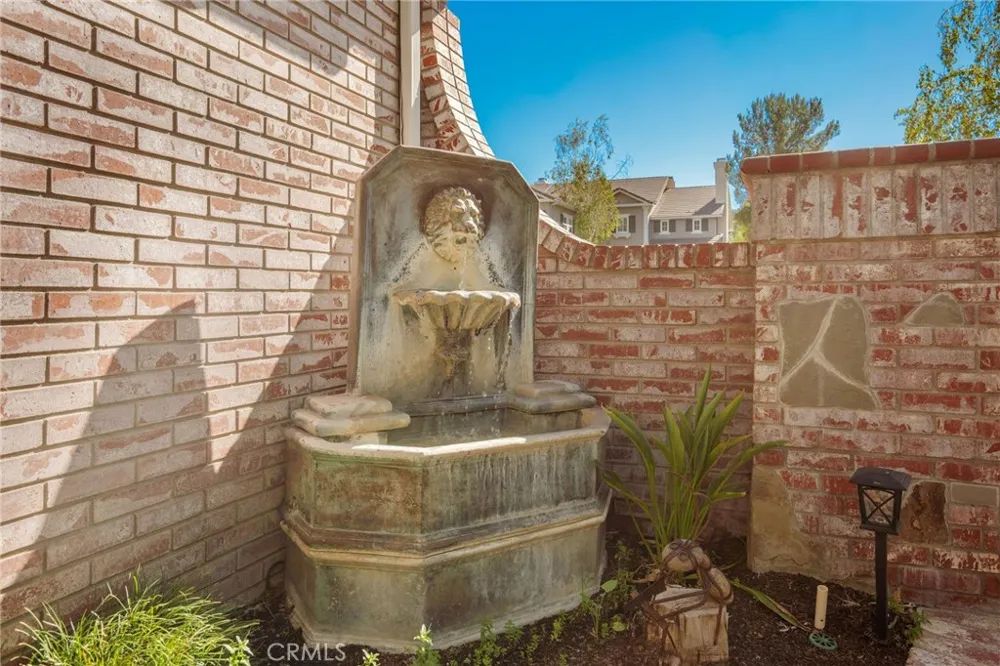 15263 Saddleback Road Canyon Country, CA 91387