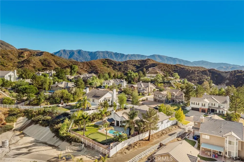 15263 Saddleback Road Canyon Country, CA 91387