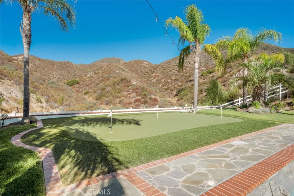 15263 Saddleback Road Canyon Country, CA 91387