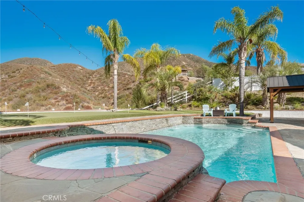 15263 Saddleback Road Canyon Country, CA 91387
