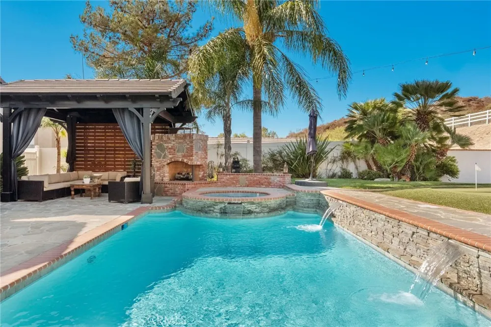 15263 Saddleback Road Canyon Country, CA 91387