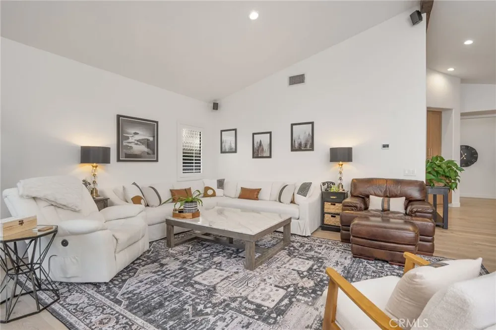 15263 Saddleback Road Canyon Country, CA 91387