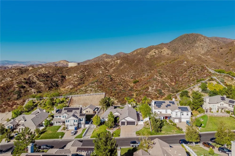 15263 Saddleback Road Canyon Country, CA 91387