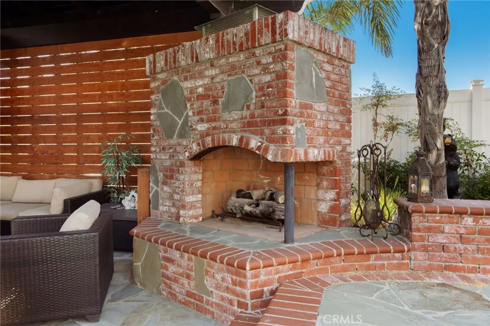 15263 Saddleback Road Canyon Country, CA 91387