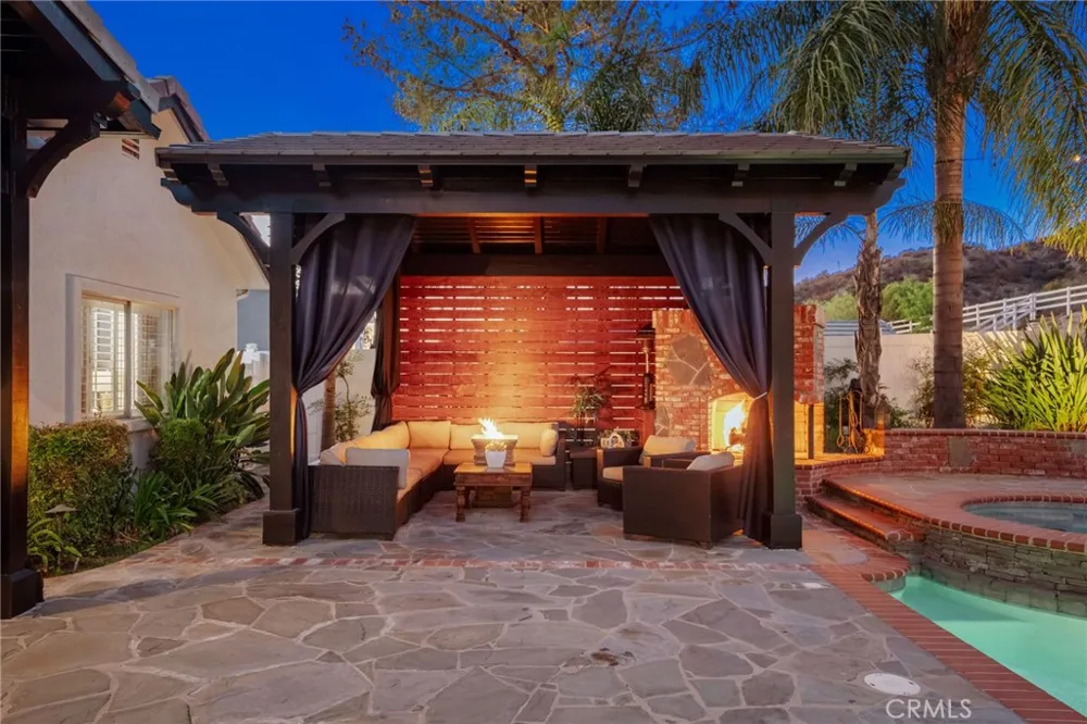 15263 Saddleback Road Canyon Country, CA 91387