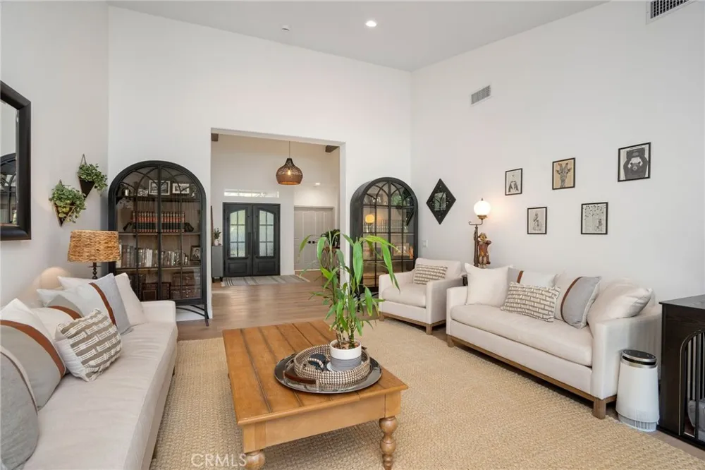 15263 Saddleback Road Canyon Country, CA 91387