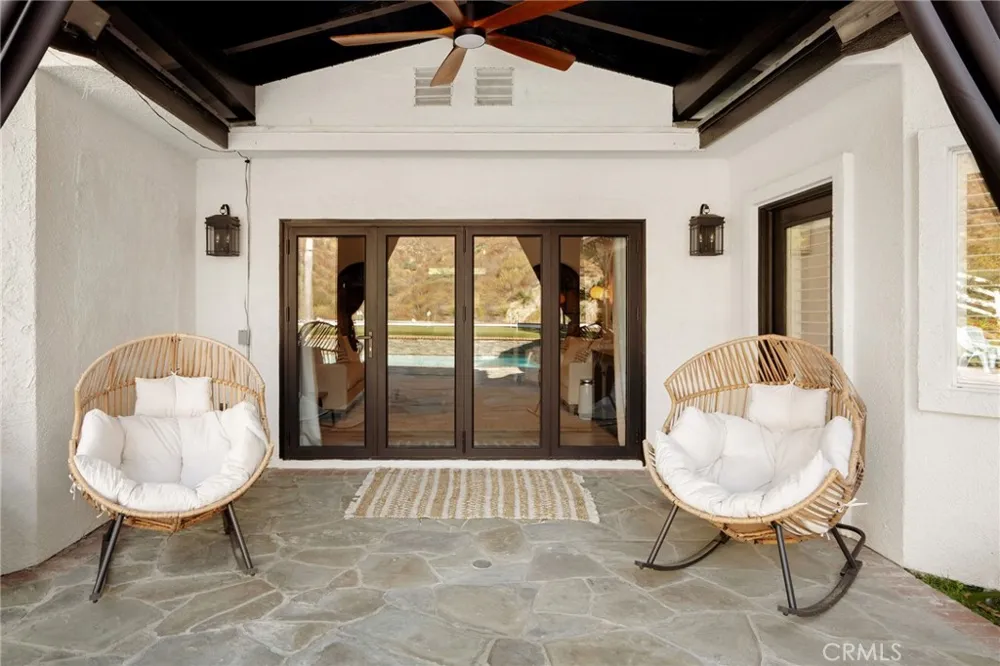 15263 Saddleback Road Canyon Country, CA 91387