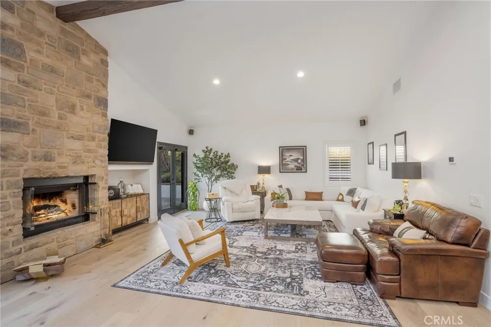 15263 Saddleback Road Canyon Country, CA 91387
