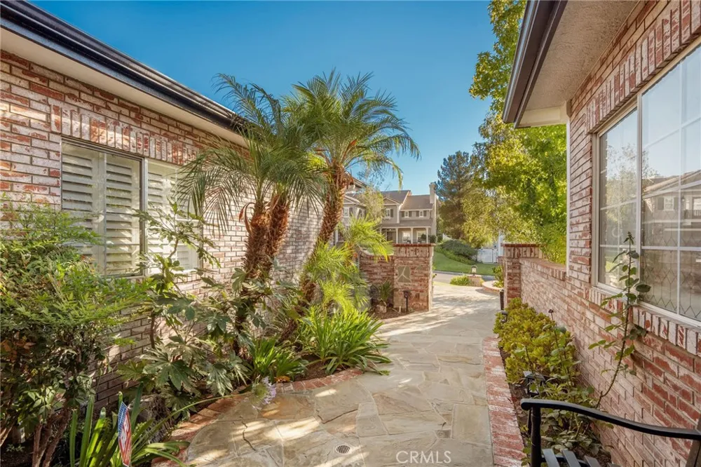 15263 Saddleback Road Canyon Country, CA 91387