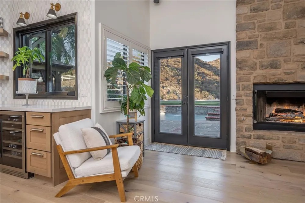 15263 Saddleback Road Canyon Country, CA 91387