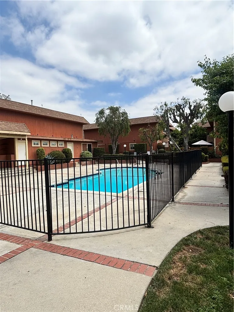 14265 TERRABELLA  ST  48 Panorama City, CA 91402