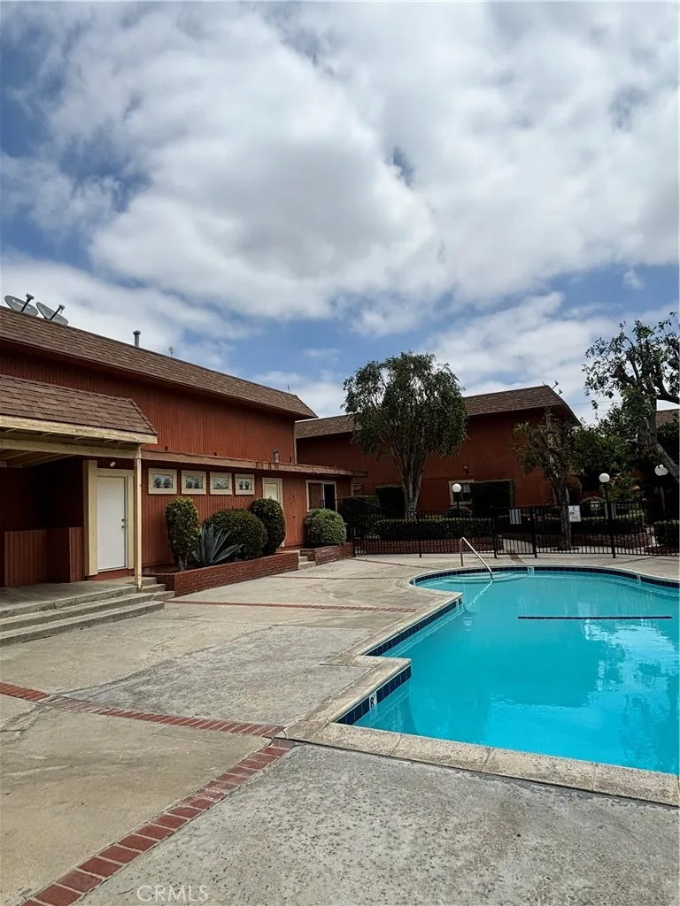 14265 TERRABELLA  ST  48 Panorama City, CA 91402