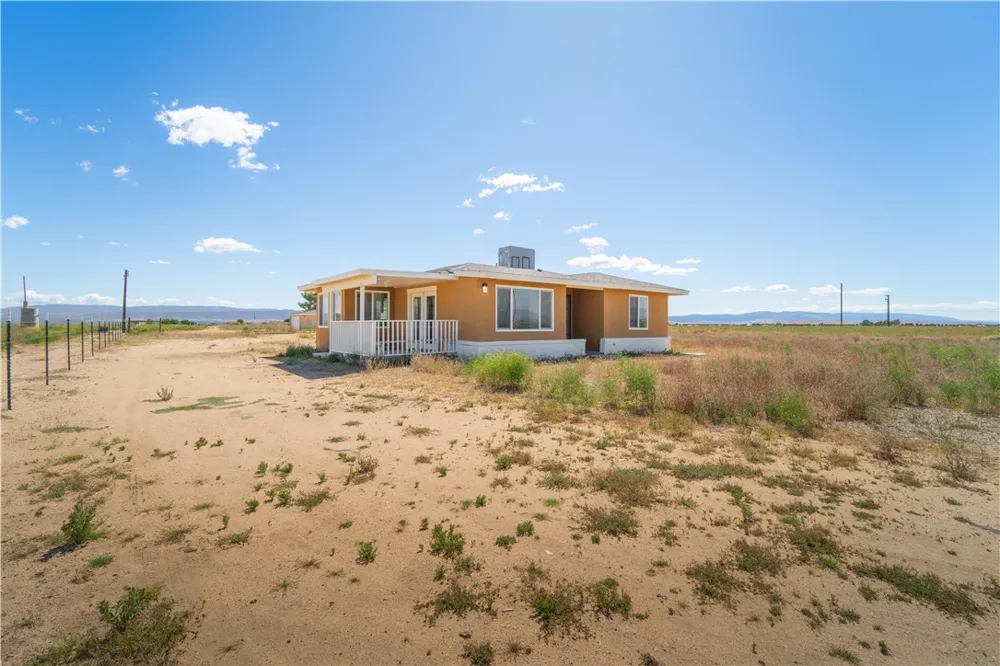 49040 70th Street W Lancaster, CA 93536