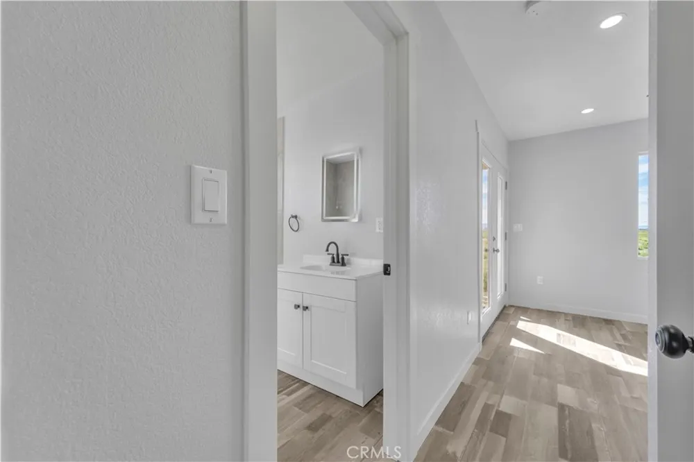 49040 70th Street W Lancaster, CA 93536