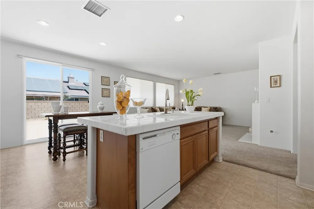6251 W Avenue J9 Lancaster, CA 93536