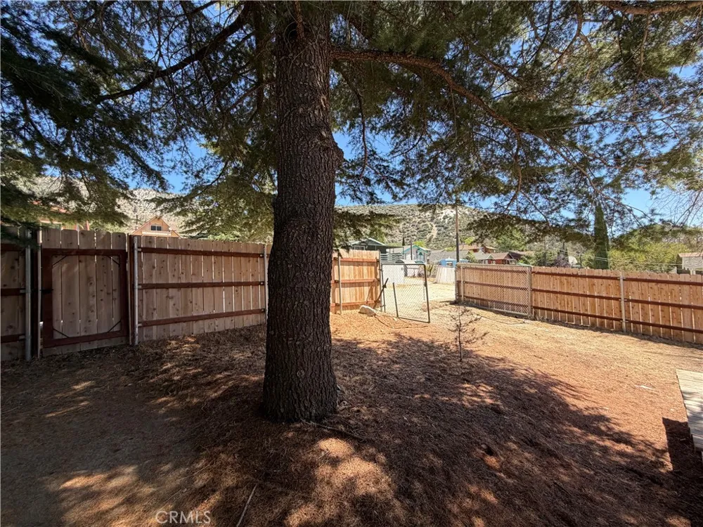 4244 Spruce Frazier Park, CA 93225
