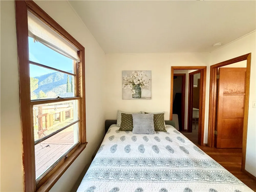 4244 Spruce Frazier Park, CA 93225