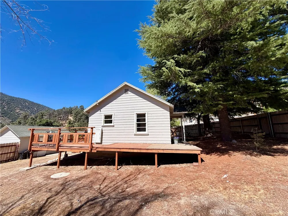 4244 Spruce Frazier Park, CA 93225