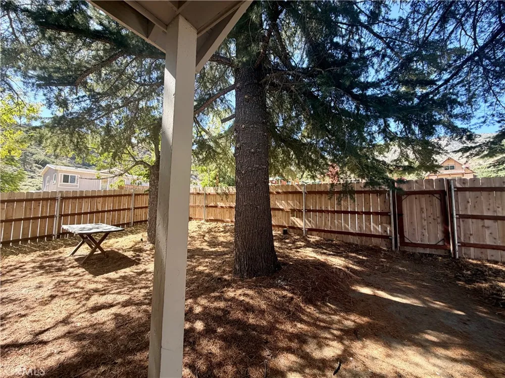 4244 Spruce Frazier Park, CA 93225
