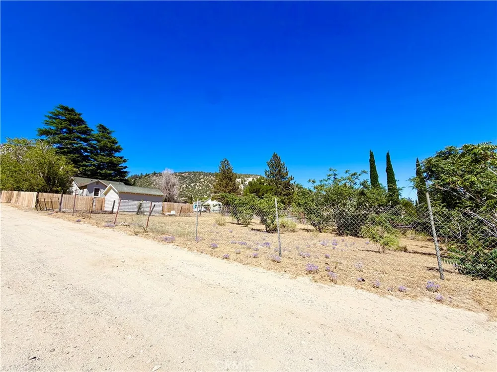 4244 Spruce Frazier Park, CA 93225