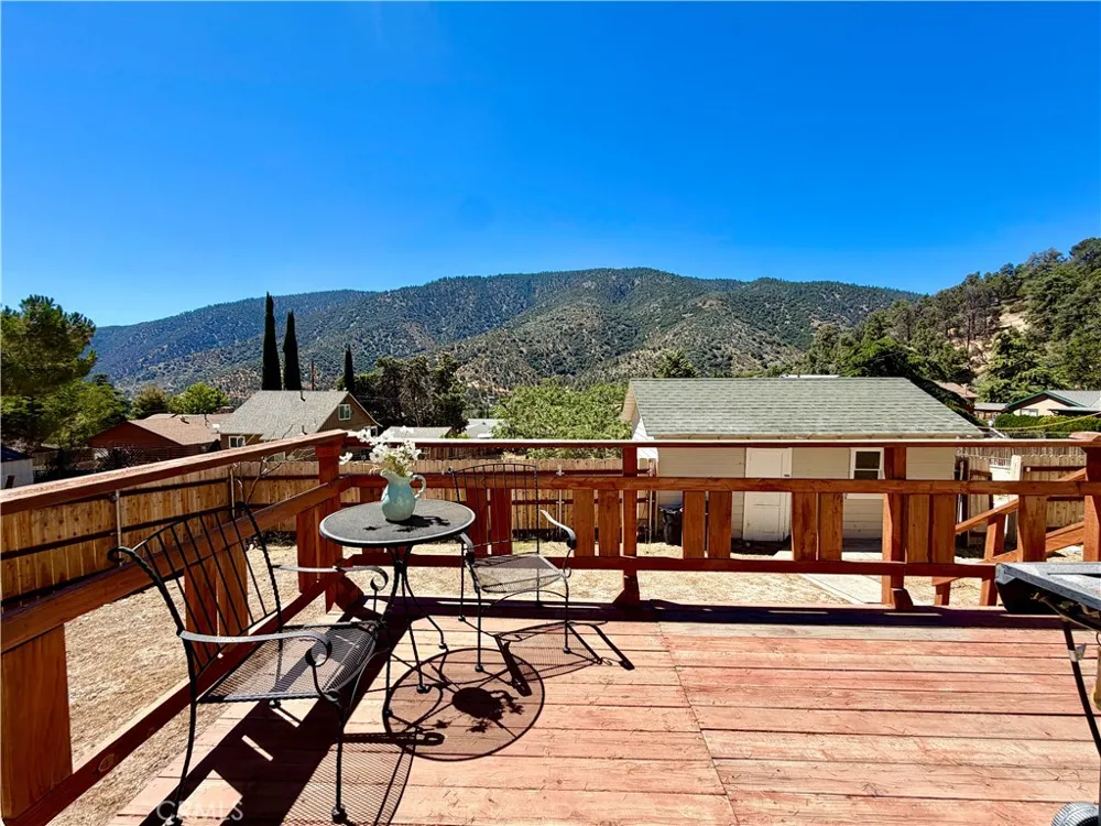 4244 Spruce Frazier Park, CA 93225