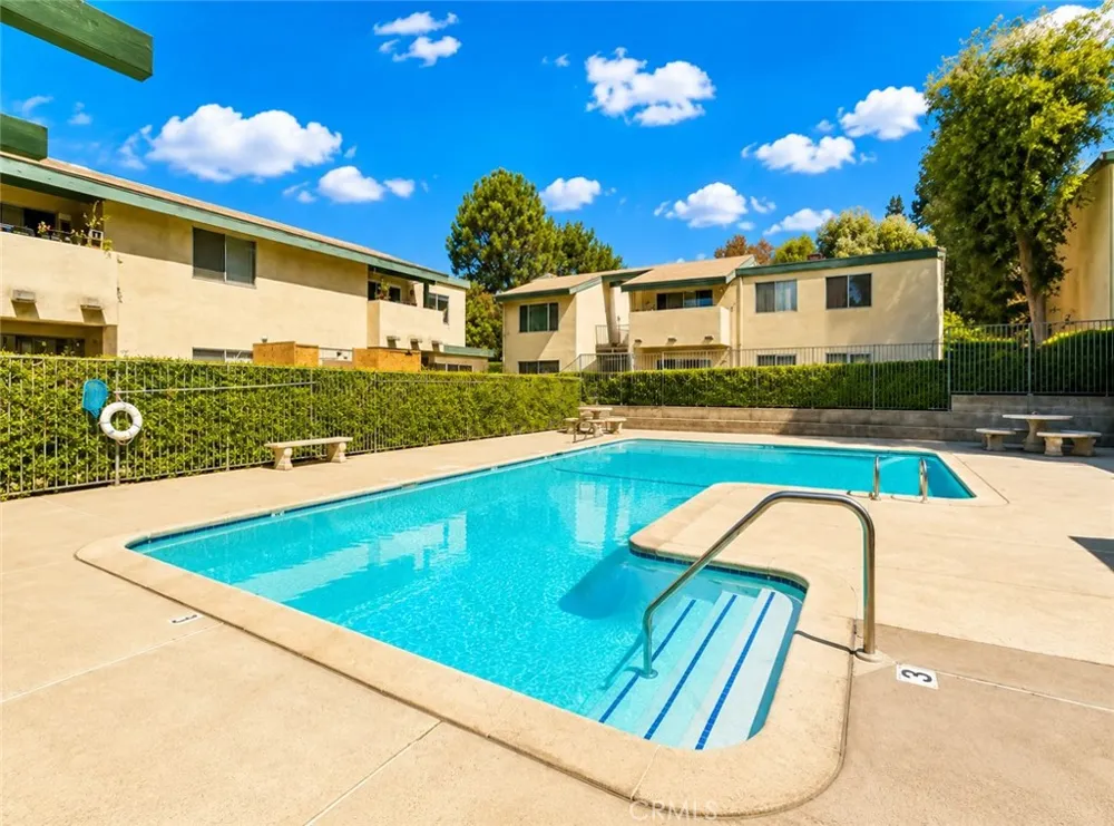10636 Woodley #43 Granada Hills, CA 91344
