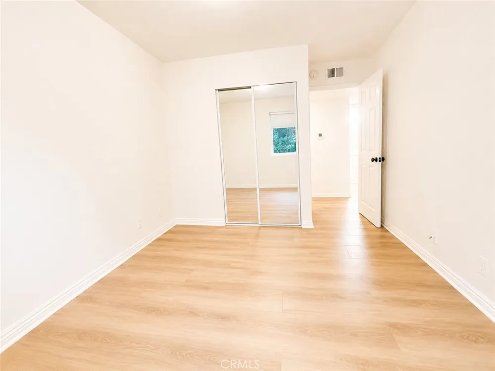 10636 Woodley #43 Granada Hills, CA 91344