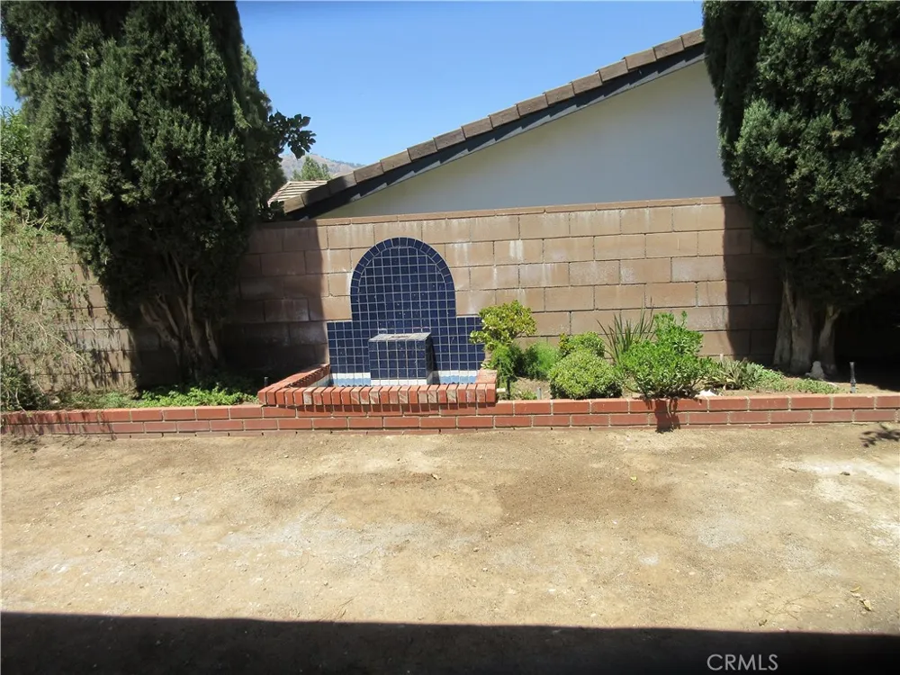 18715 Braemore Road Northridge, CA 91326