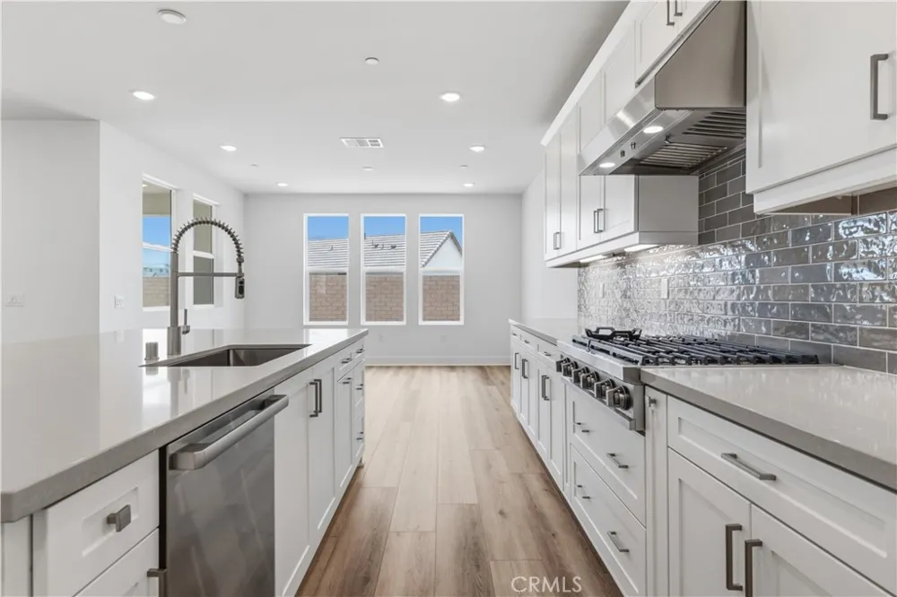 28710 Orange Park Drive Castaic, CA 91384