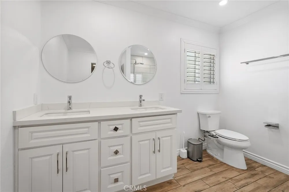 10811 Des Moines Los Angeles, CA 91326
